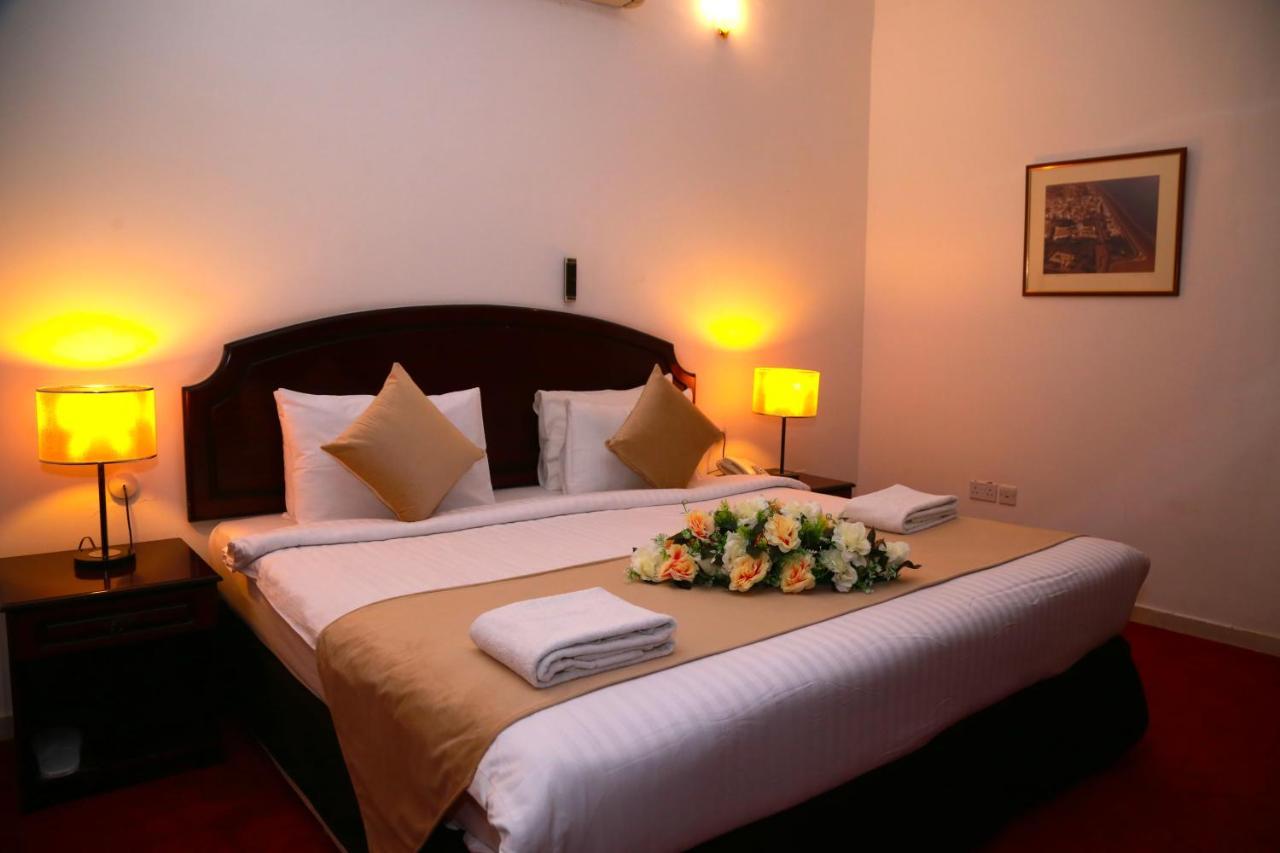 Oasis Hotel